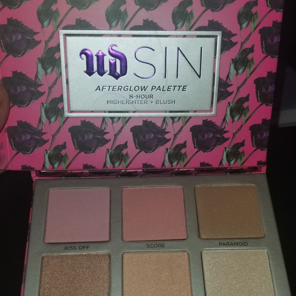 Urban Decay Sin Highlighter and Blush pallette